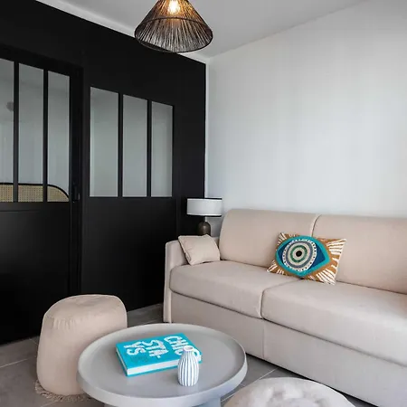 Lejlighed Beautiful Flat With Balcony - 200m From The *